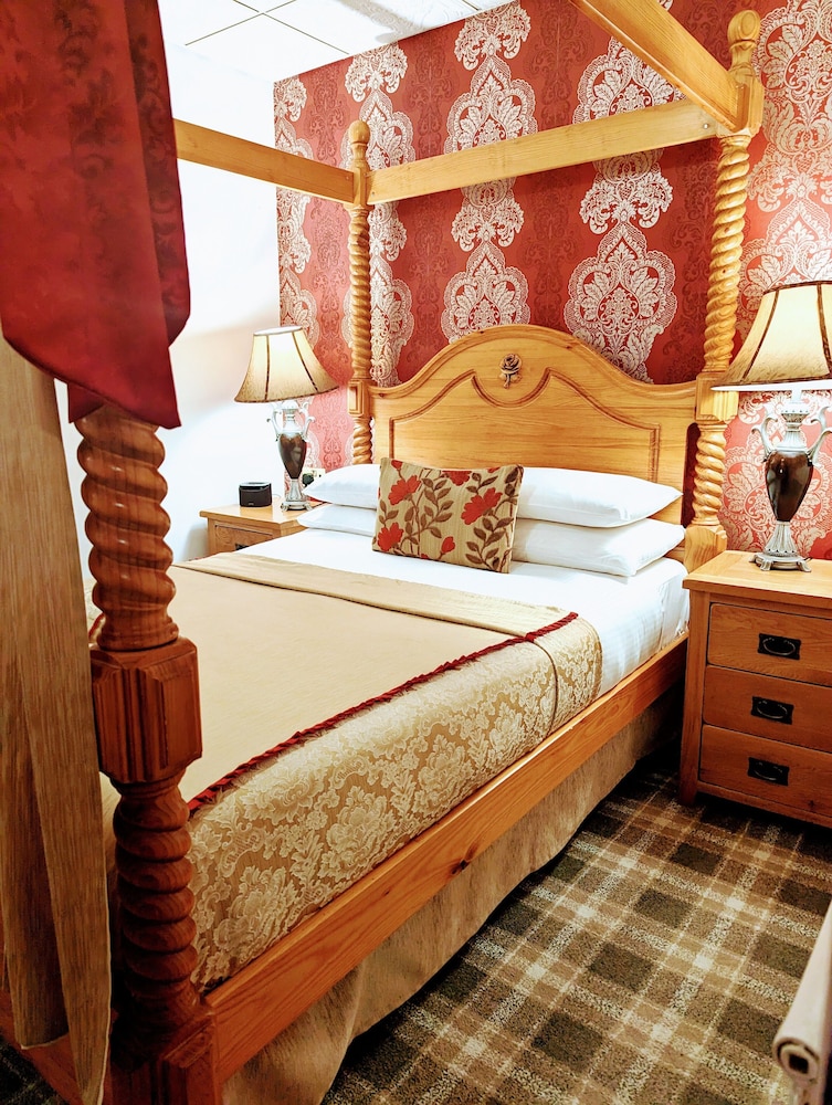 Double Room (Four-poster bed) photo 2