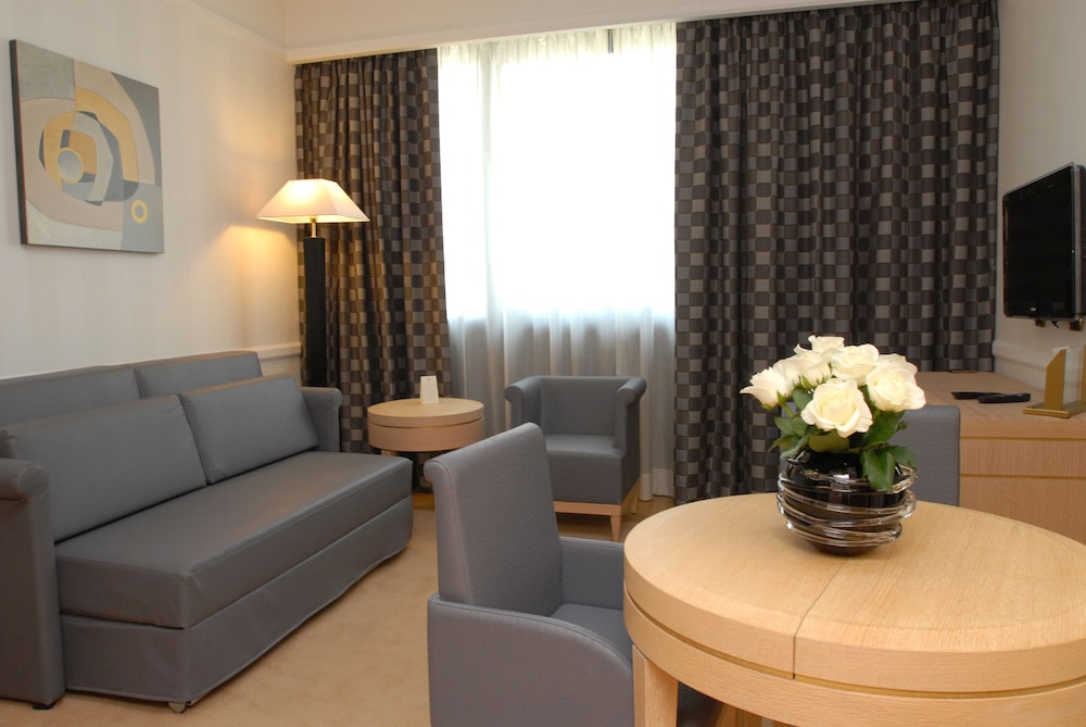 Suite B - Photo 6