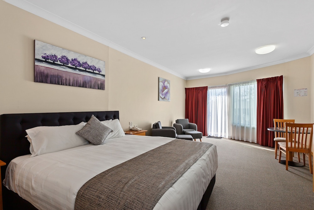 Superior Room, 1 King Bed, Non Smoking, Balcony