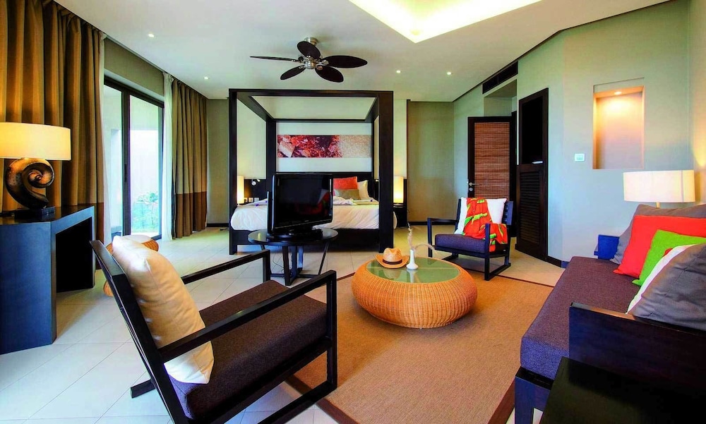 Family Room (Deluxe)