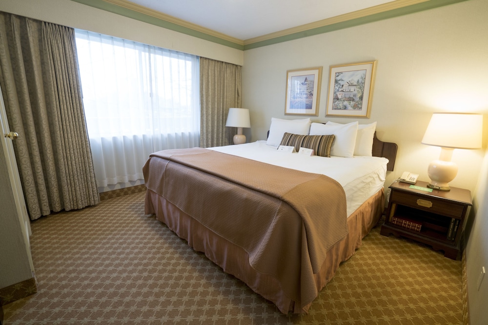 Suite, 1 Bedroom - Photo 1