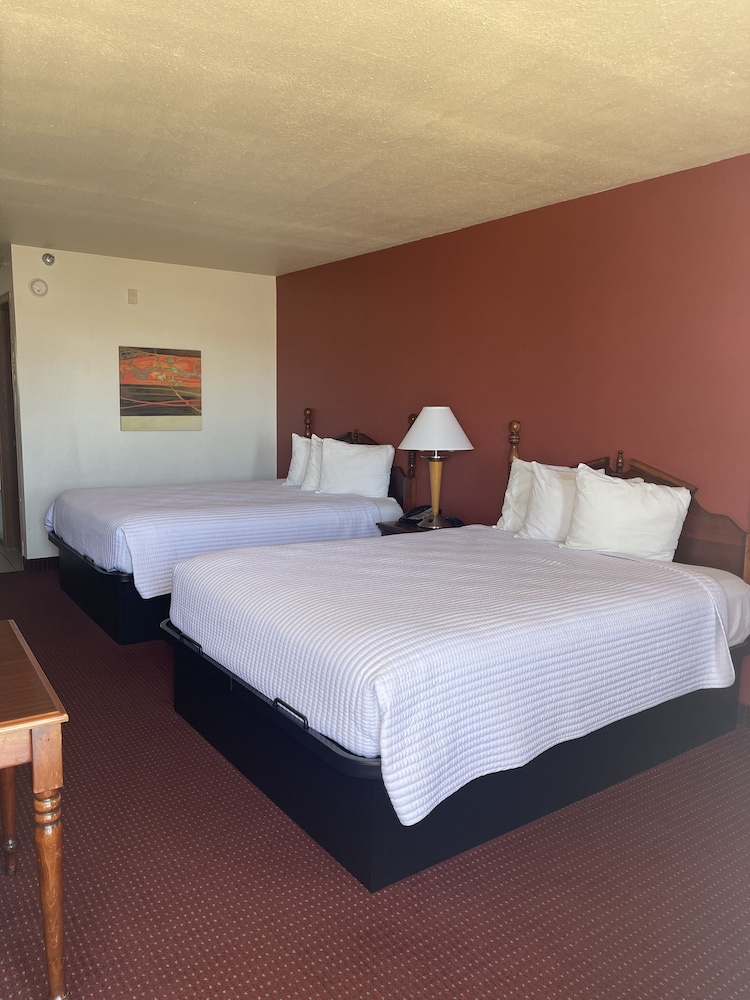 Double Room, 2 Queen Beds - Photo 1