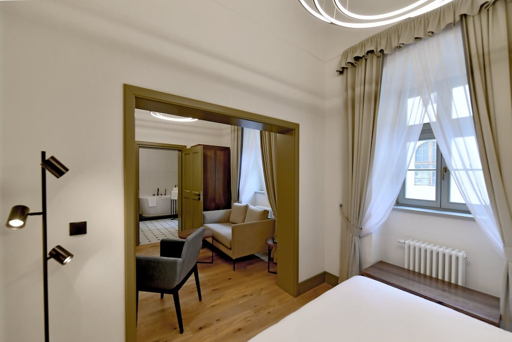 Superior Double Room - Photo 11