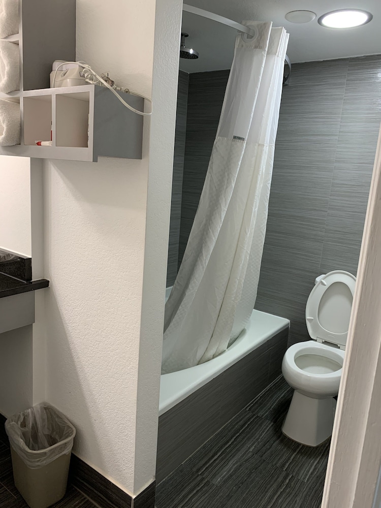 Basic Room, Multiple Beds, Ocean View - Photo 7