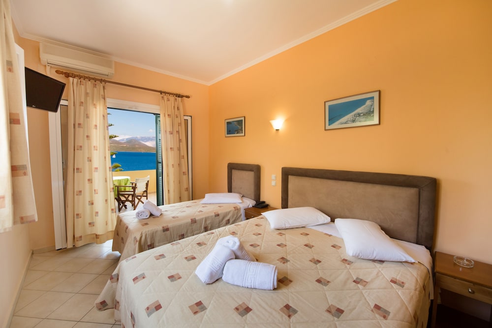 Triple Room, Sea View photo 3