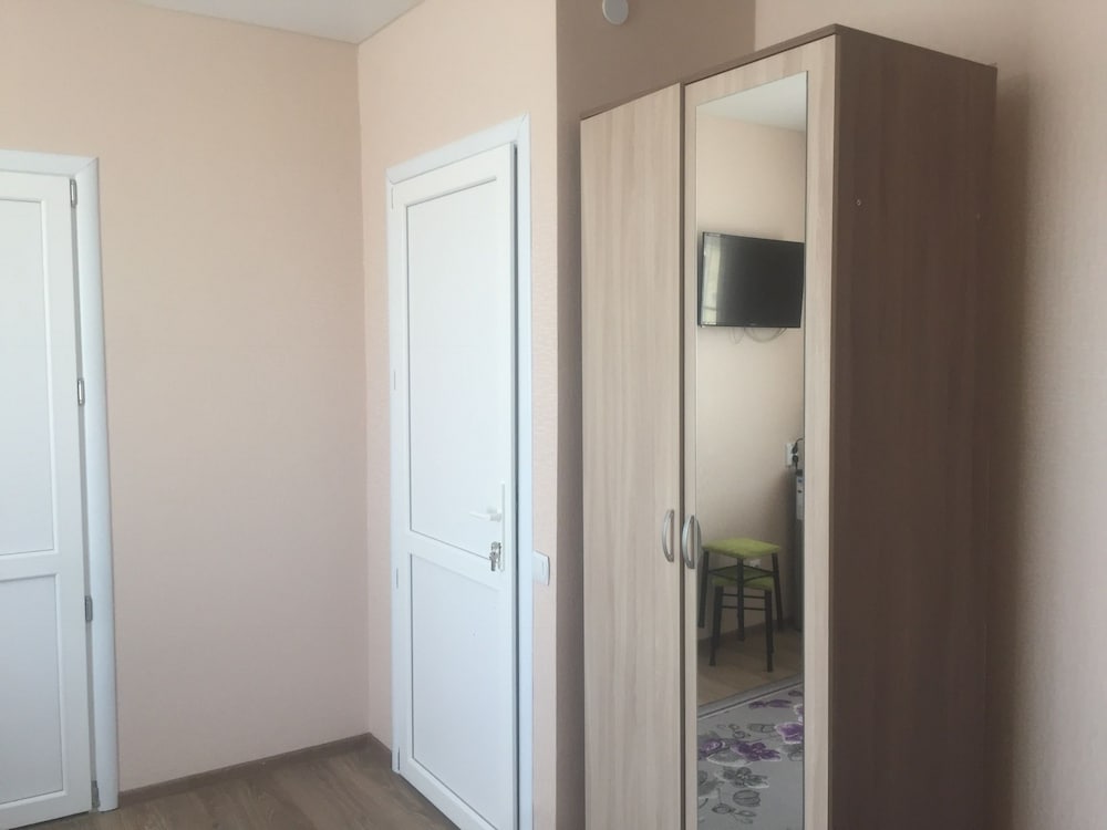 Basic Quadruple Room photo 2