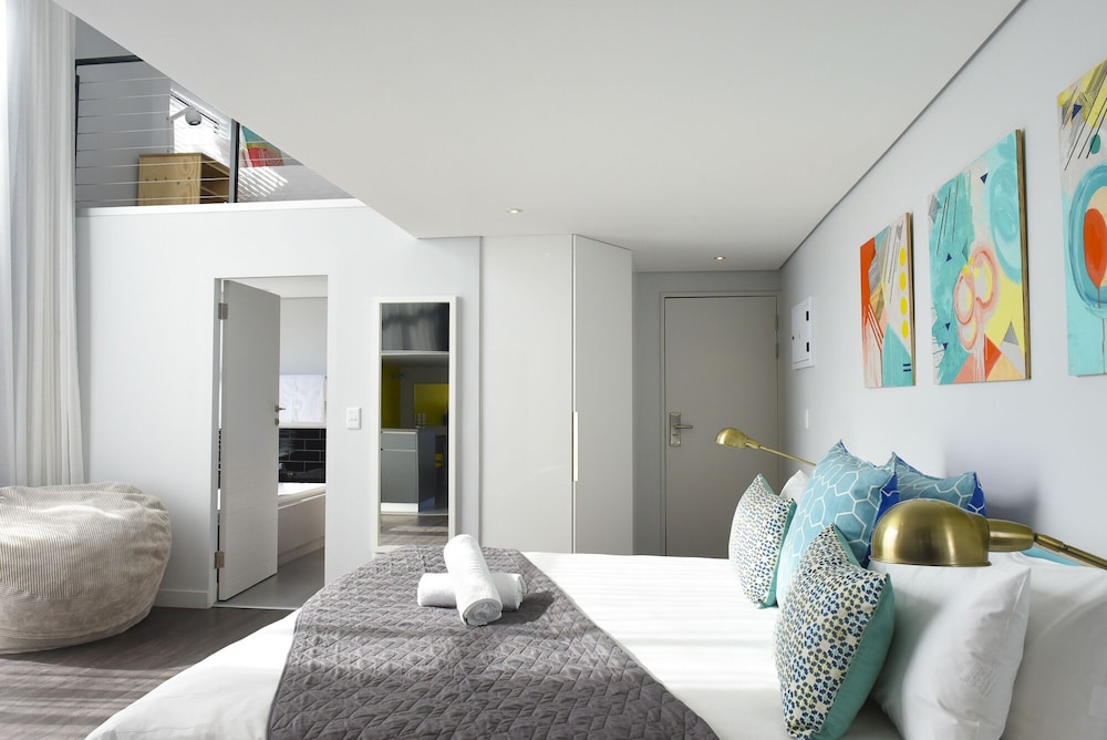 4-Bed Family Studio (Sea View) photo 1