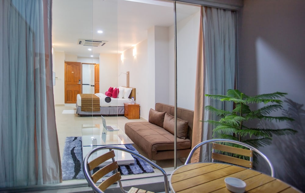 Deluxe Room - Photo 2