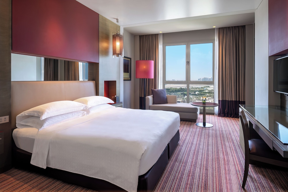 Suite, 1 Bedroom (King Bed - Lounge Access)