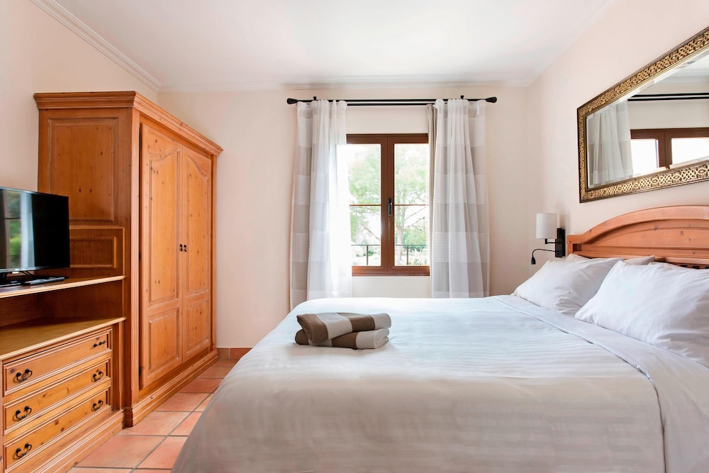 Room, 2 Bedrooms, Resort View thumbnail 5