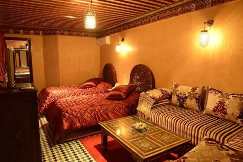 Deluxe Room - Photo 8