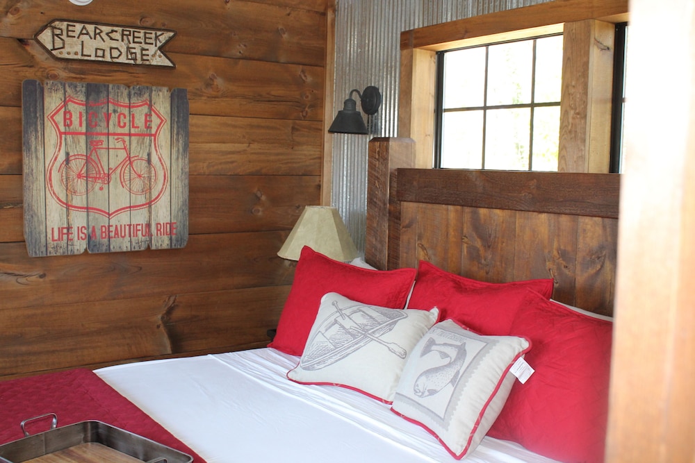 Creekside Cabin