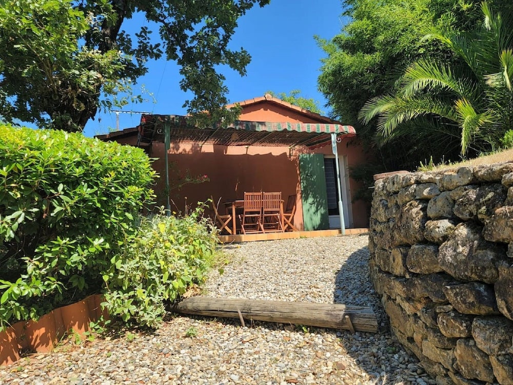 Villa photo 1