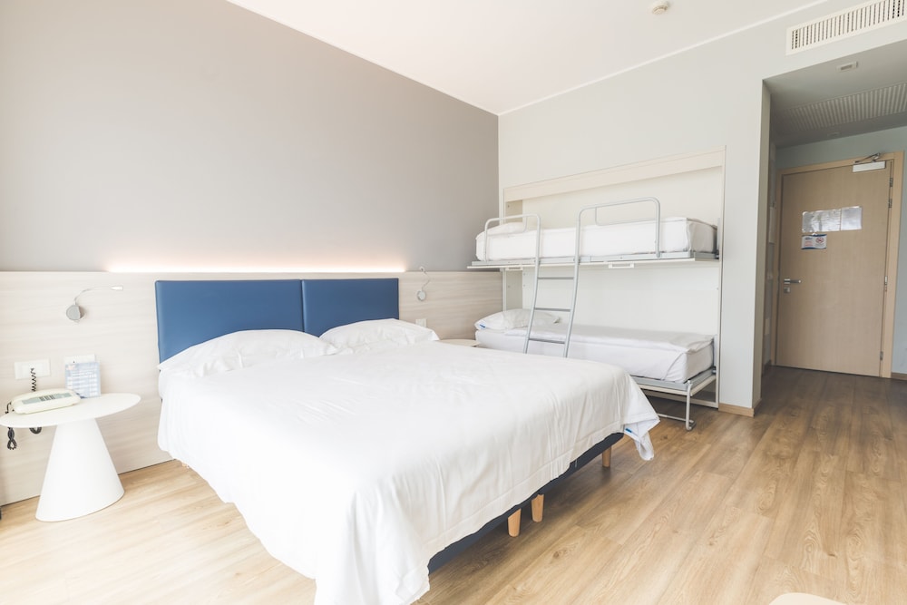 Quadruple Room photo 2