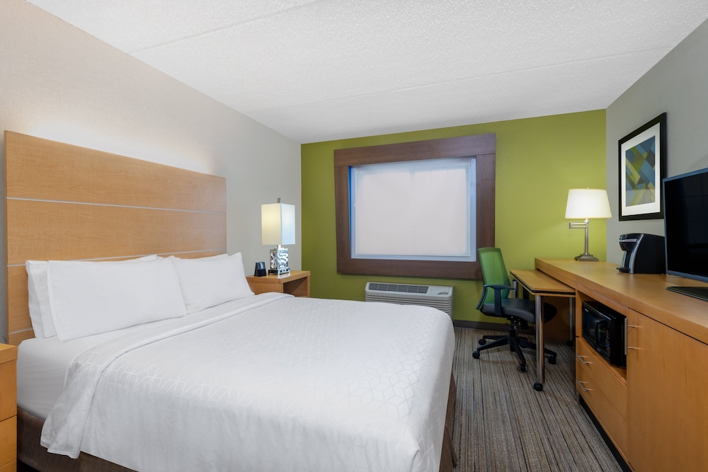 Standard Room, 1 King Bed, Accessible (Mobility Accessible) - Photo 1