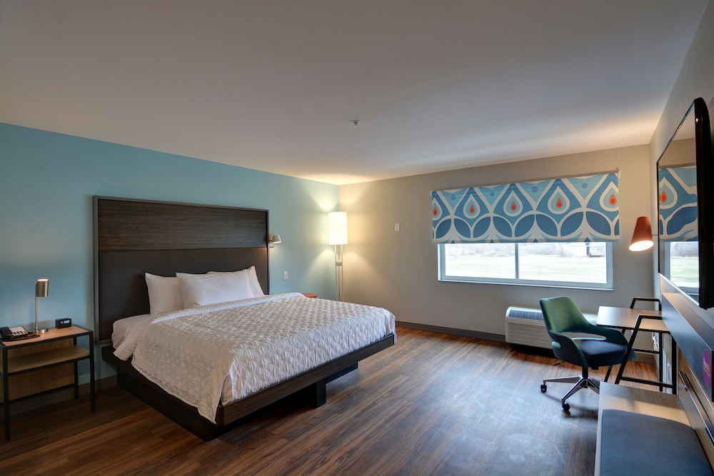 Room, 1 King Bed, Accessible (Hearing) - Photo 3