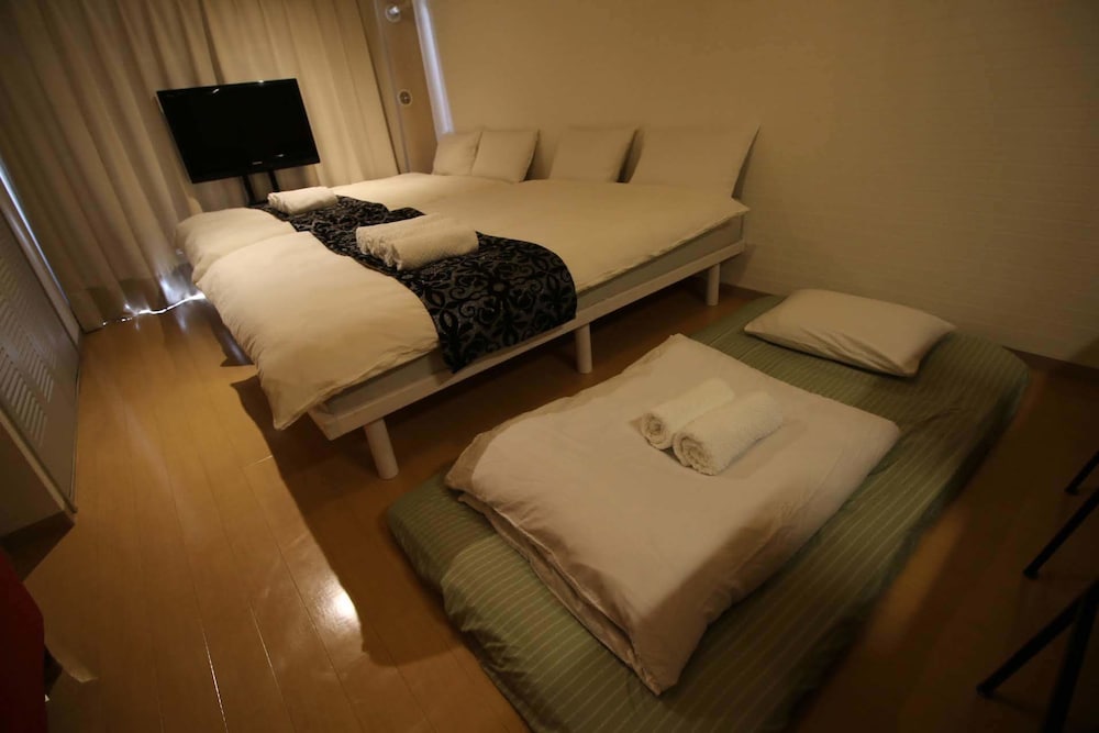 Apartment photo 2