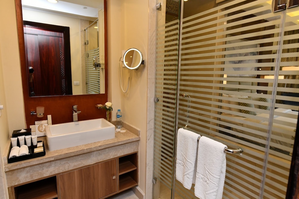 Room, 1 King Bed (Pool Cabana with direct access) - Photo 6
