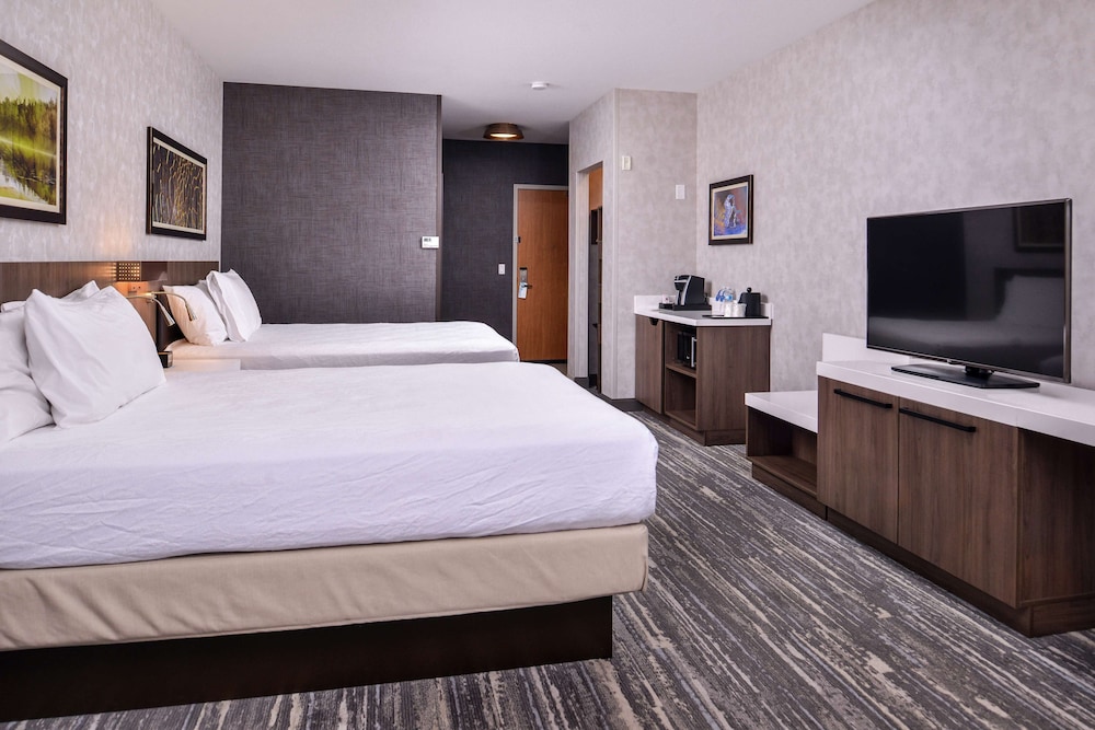 Room, 2 Queen Beds, Accessible, Bathtub - Photo 3