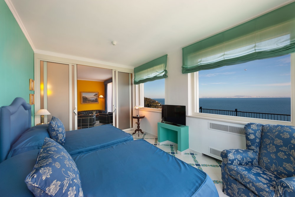 Suite, Balcony, Sea View - Photo 3
