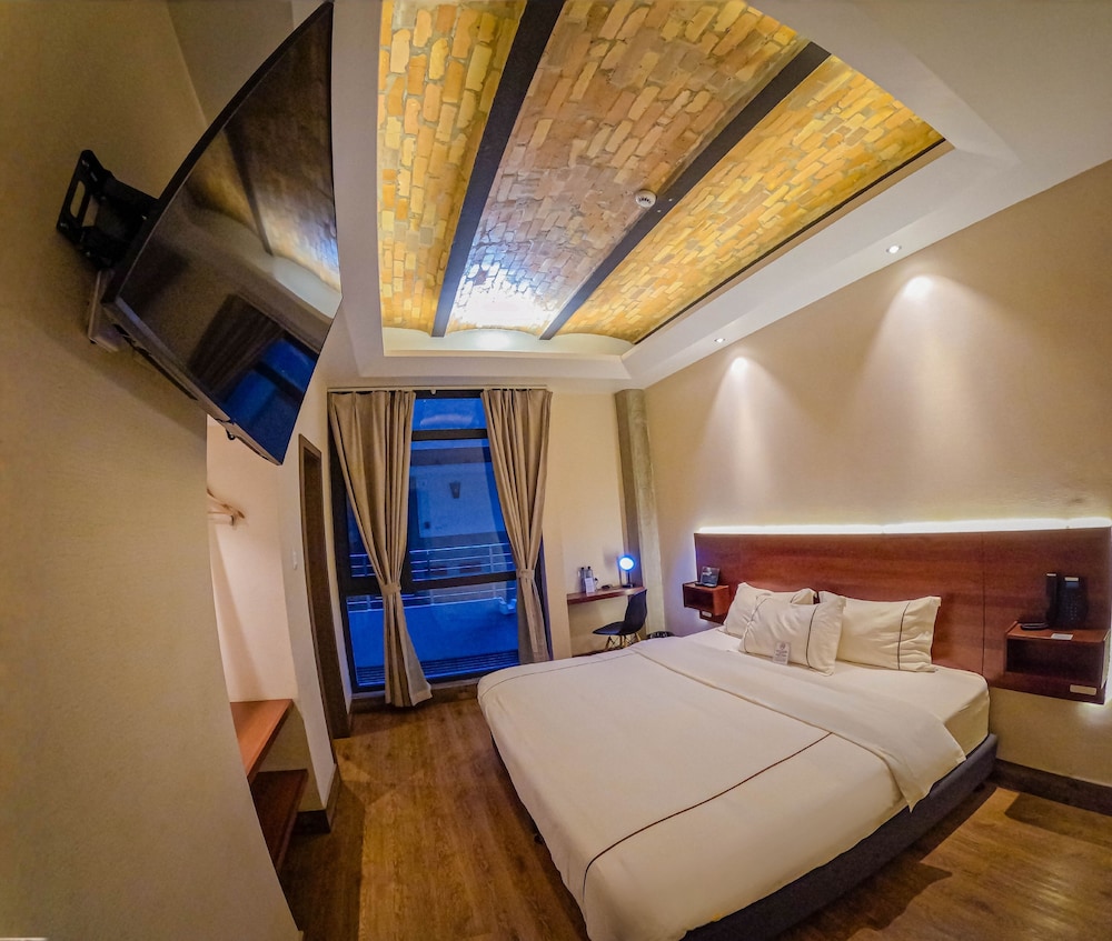 Tradicional Matrimonial con vista interior (1 cama king)