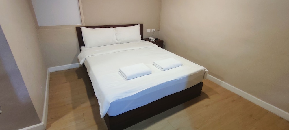Standard Double Room (No Window) - Photo 1