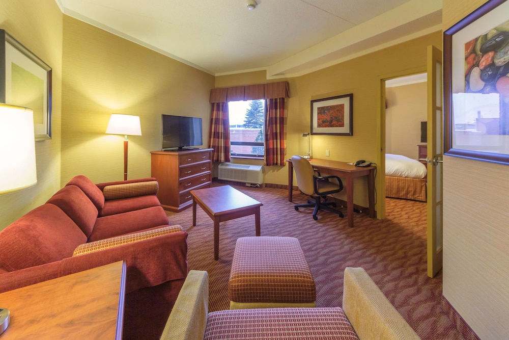 Suite, 1 Queen Bed, Non Smoking, Kitchenette - Photo 3