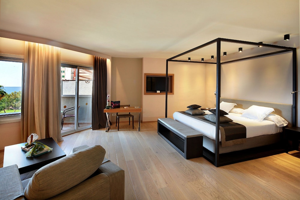 Junior Suite With Sea View & Spa Access - 4 Adults photo 2