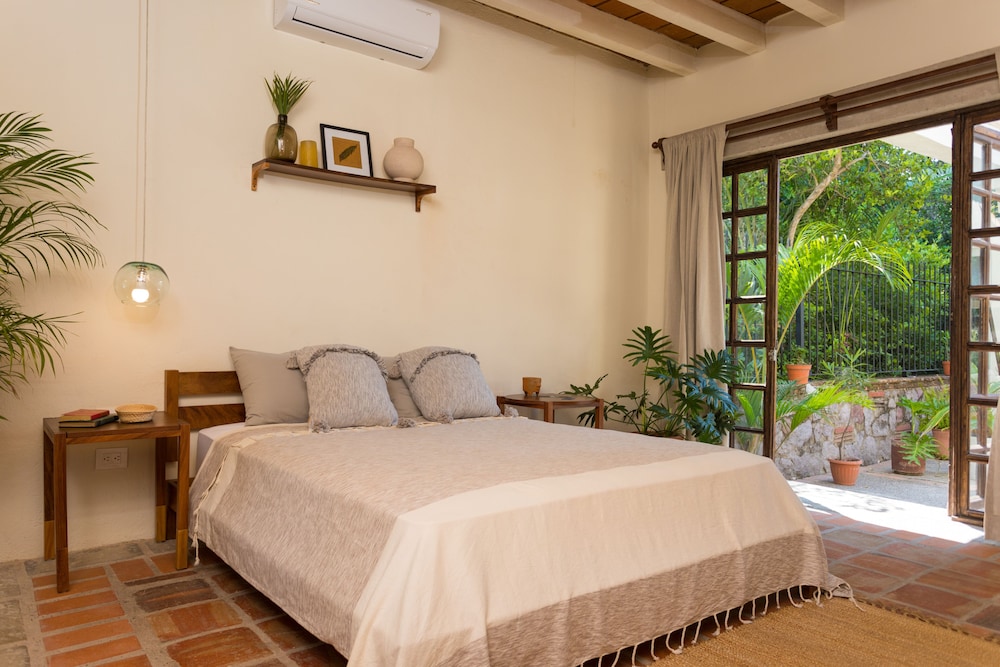 Premium Room - Photo 8