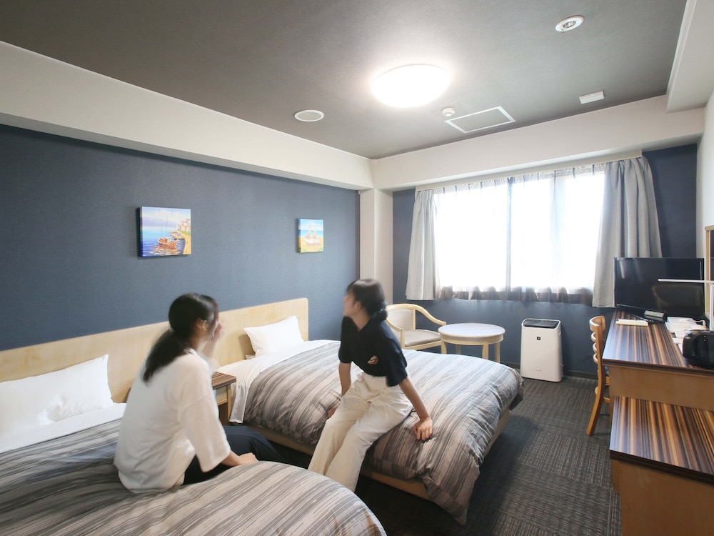 Twin Room, Non Smoking (Main Building) - Photo 3