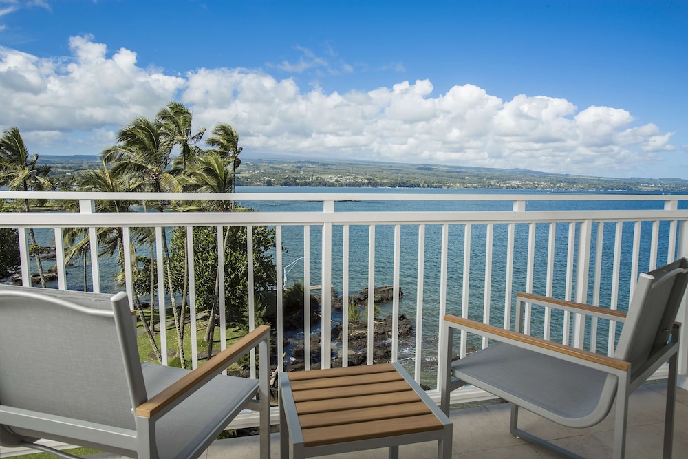 Room, 1 King Bed, Lanai, Oceanfront - Photo 1