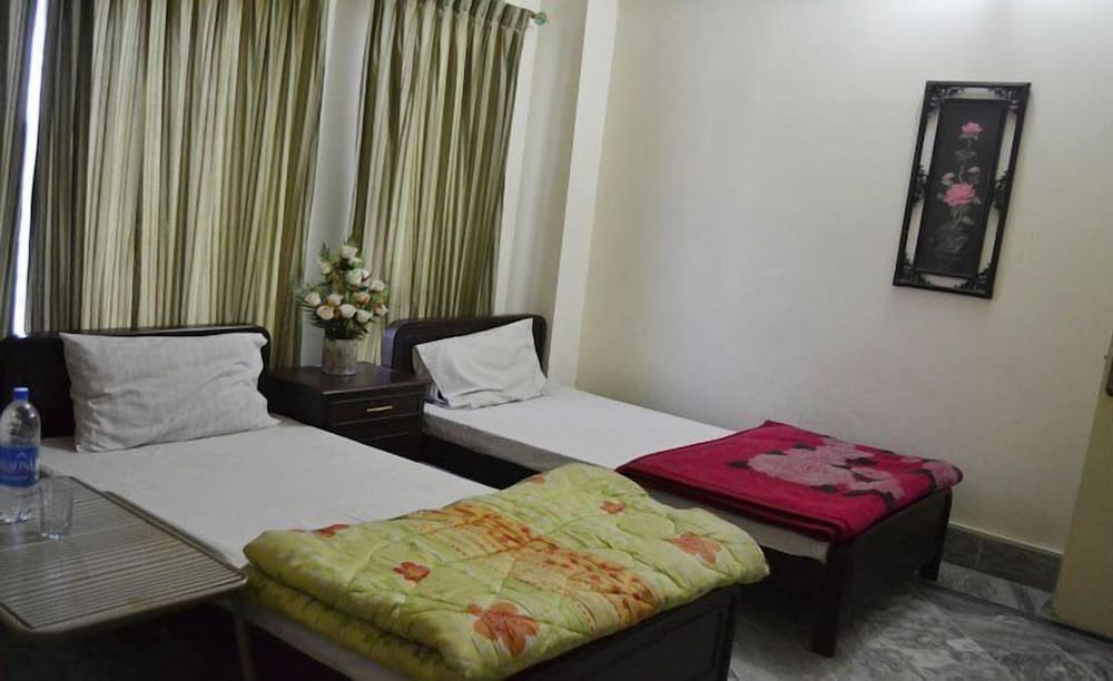 Standard Twin Room photo 3