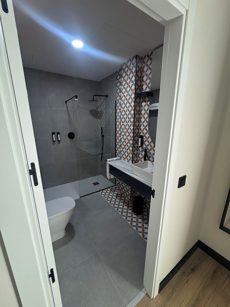Double or Twin Room photo 3
