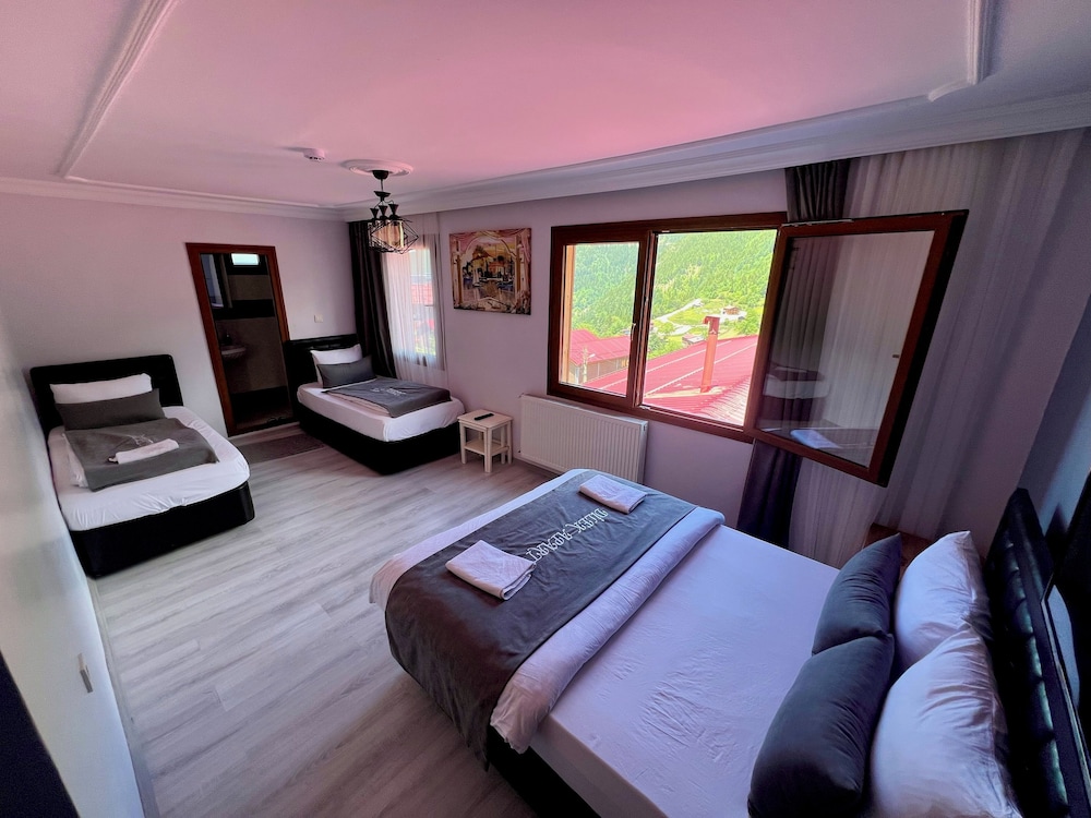 Family Quadruple Room photo 1
