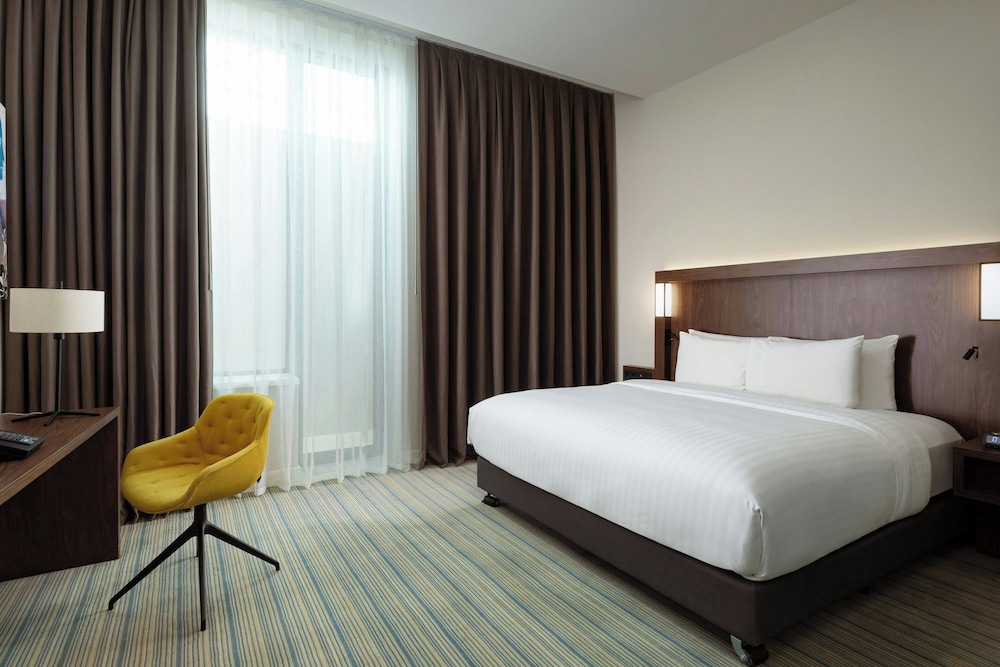 Basic Room, 1 King Bed (View) photo 1