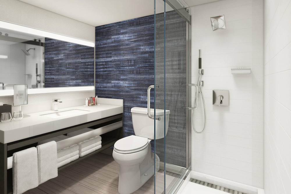 Deluxe Room, 1 King Bed (Mobility Accessible, Roll-In Shower) - Photo 6