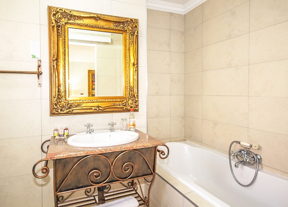 Luxury Double Room (4) - Photo 9