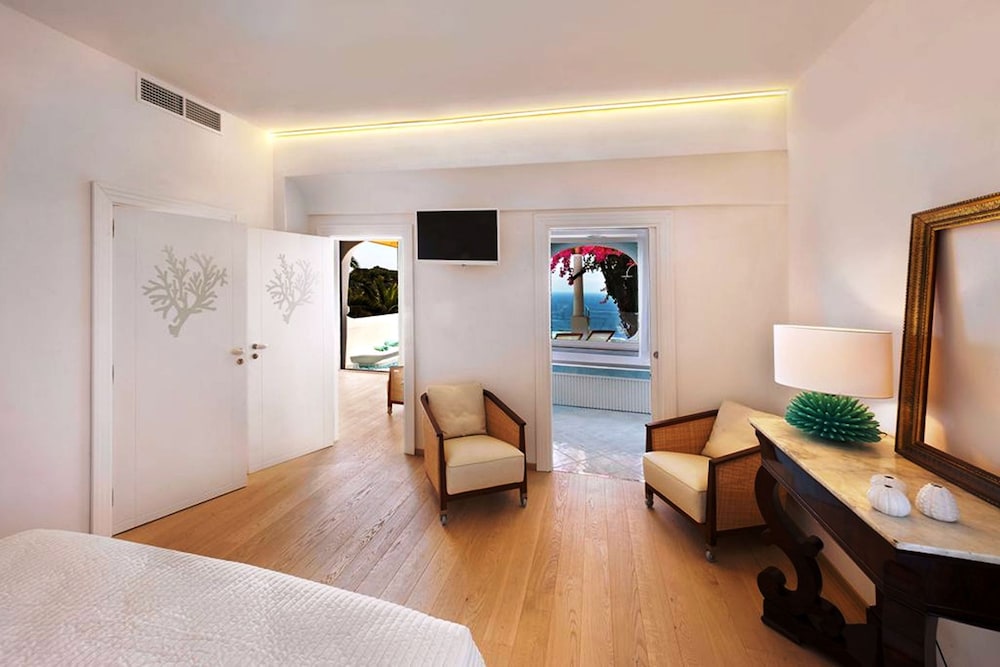Villa, 5 Bedrooms photo 2