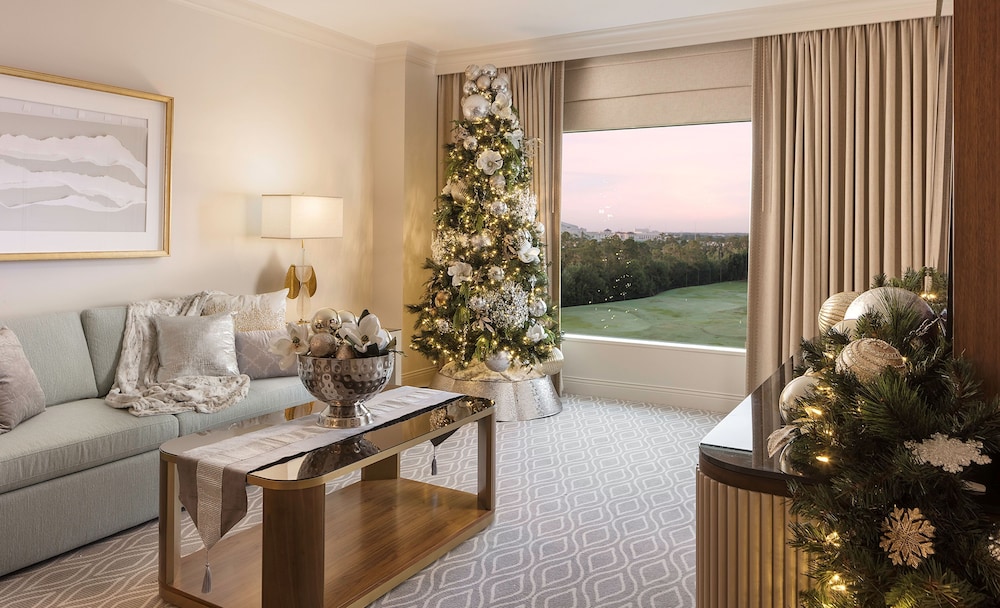 Deluxe Suite, 2 Queen Beds (Holiday Haven)