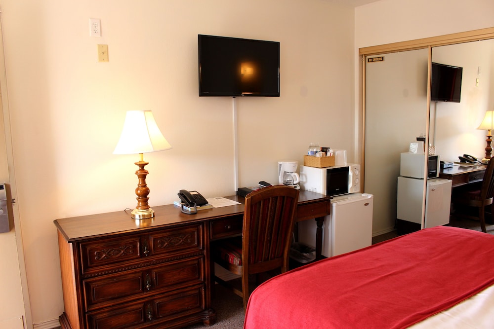 Standard Room (No Pets Allowed) photo 2