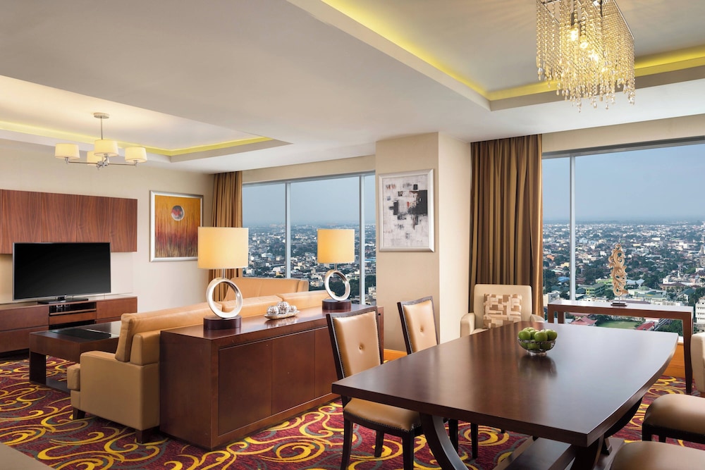 Executive Suite, 1 King Bed photo 2