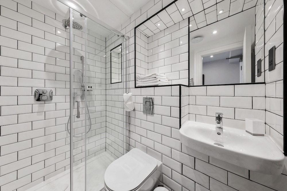 Signature Studio Suite photo 2