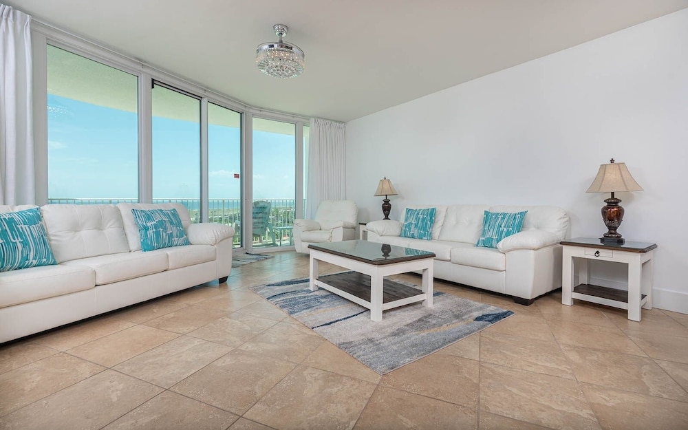 Condo, 3 Bedrooms