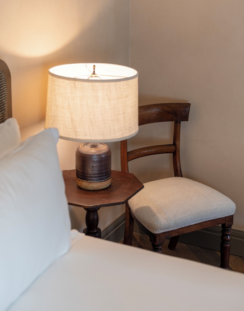 Single King Suite photo 1