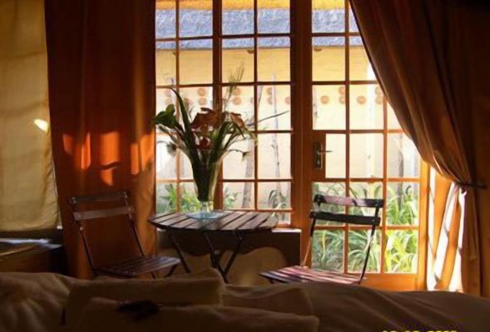 Luxury King Suite : Mosaic Pebble Room photo 2