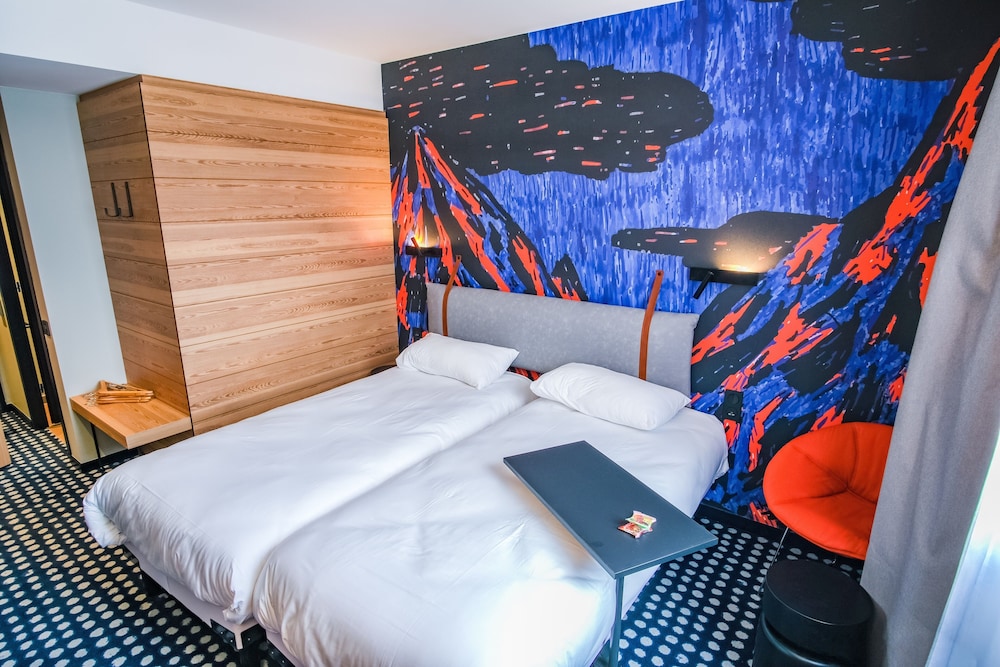 Standard Room, 2 Twin Beds - Photo 6