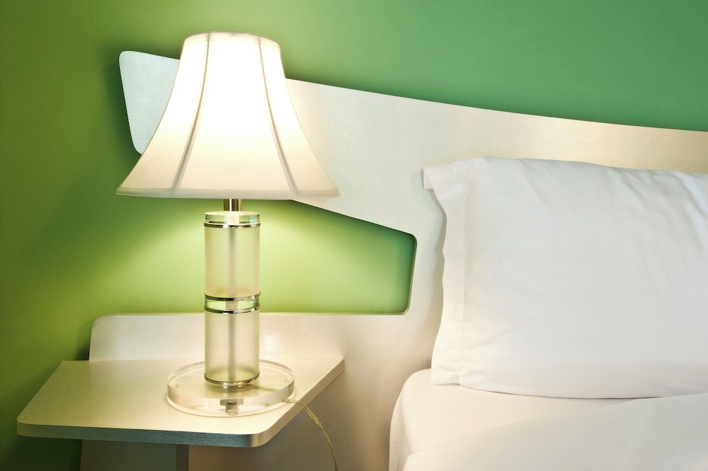 Suite, 1 Queen Bed, Ocean View - Photo 2