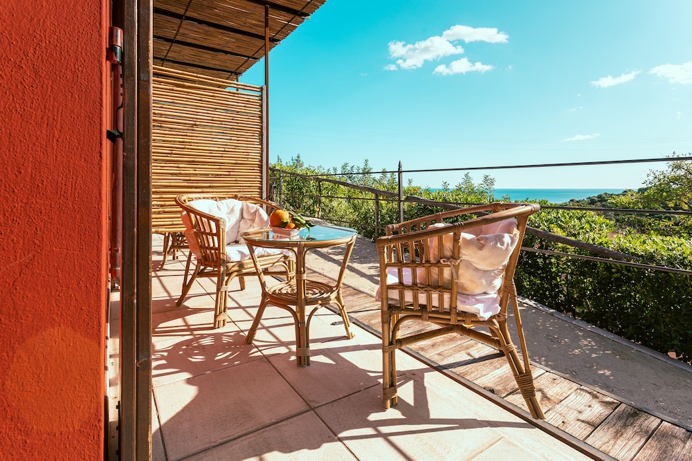 Deluxe Double Room, Sea View photo 2