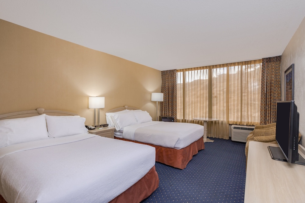 Room, 2 Double Beds, Non Smoking (Courtyard View) - Photo 4