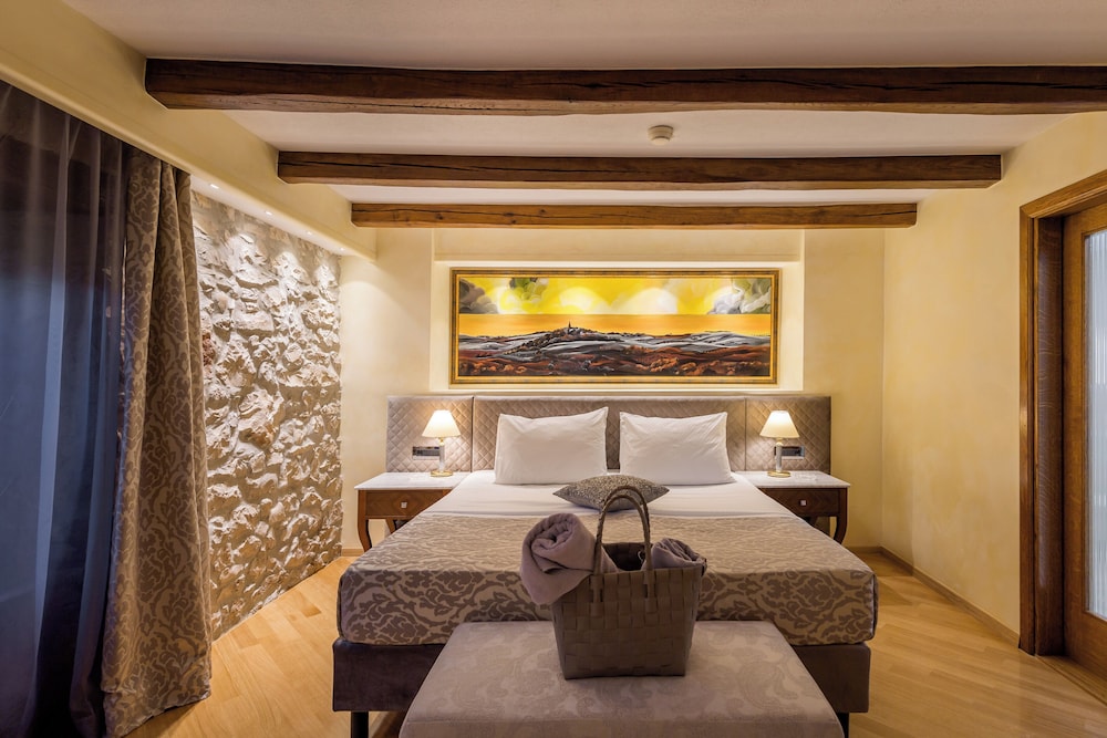 Exclusive Room
